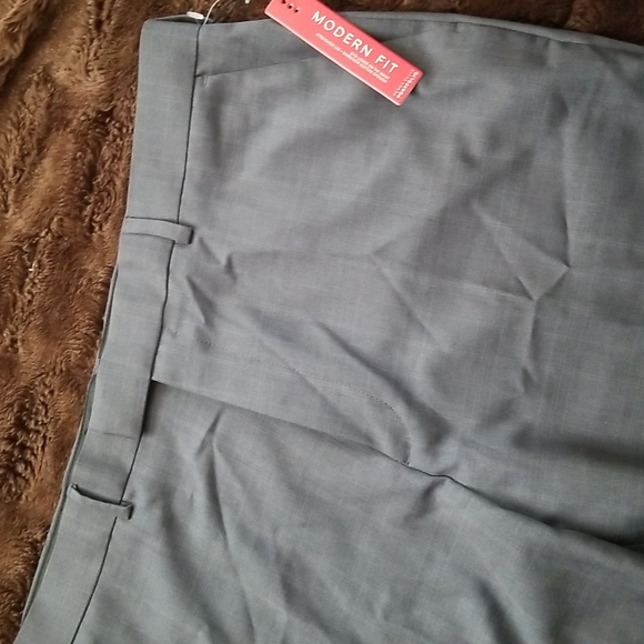 Men's  Perry Ellis Portofino Charcoal Gray Dress Pants - 36×32 - Picture 2 of 7